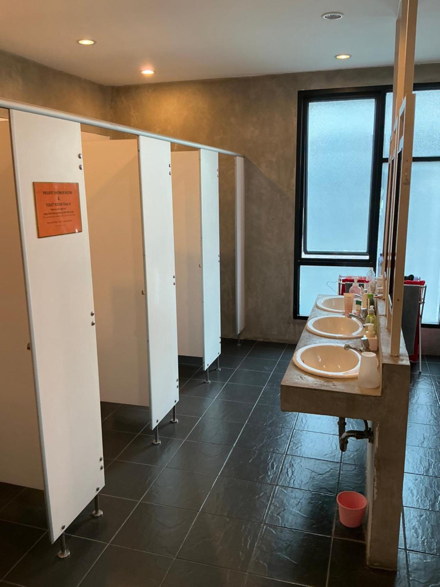 Udee Bangkok Hostel Экстерьер фото