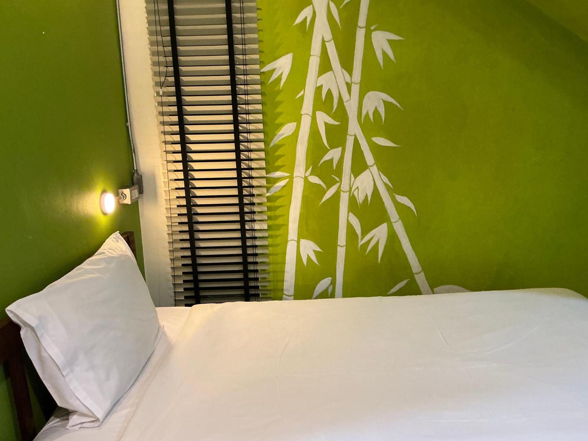 Udee Bangkok Hostel Экстерьер фото