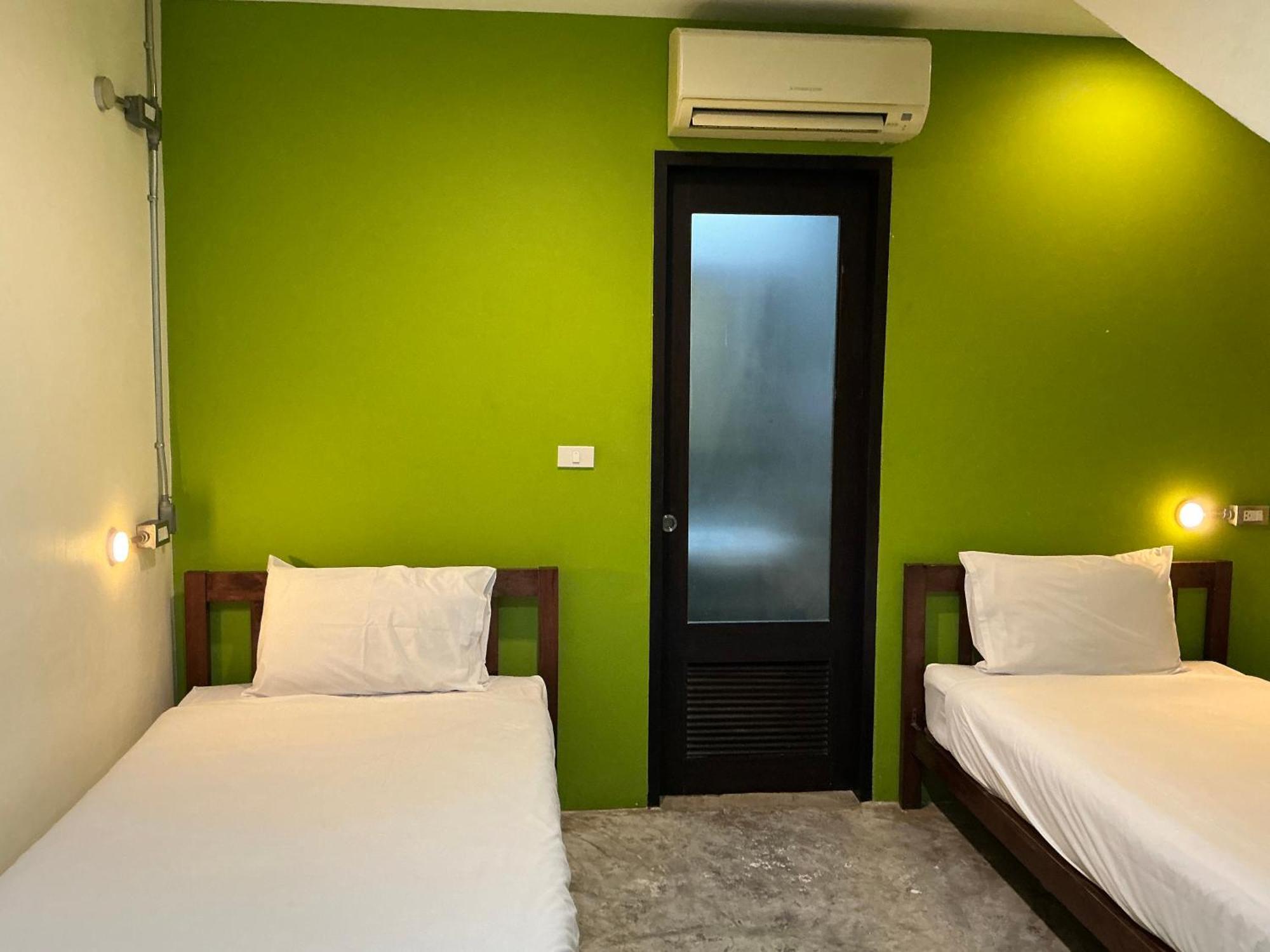 Udee Bangkok Hostel Экстерьер фото