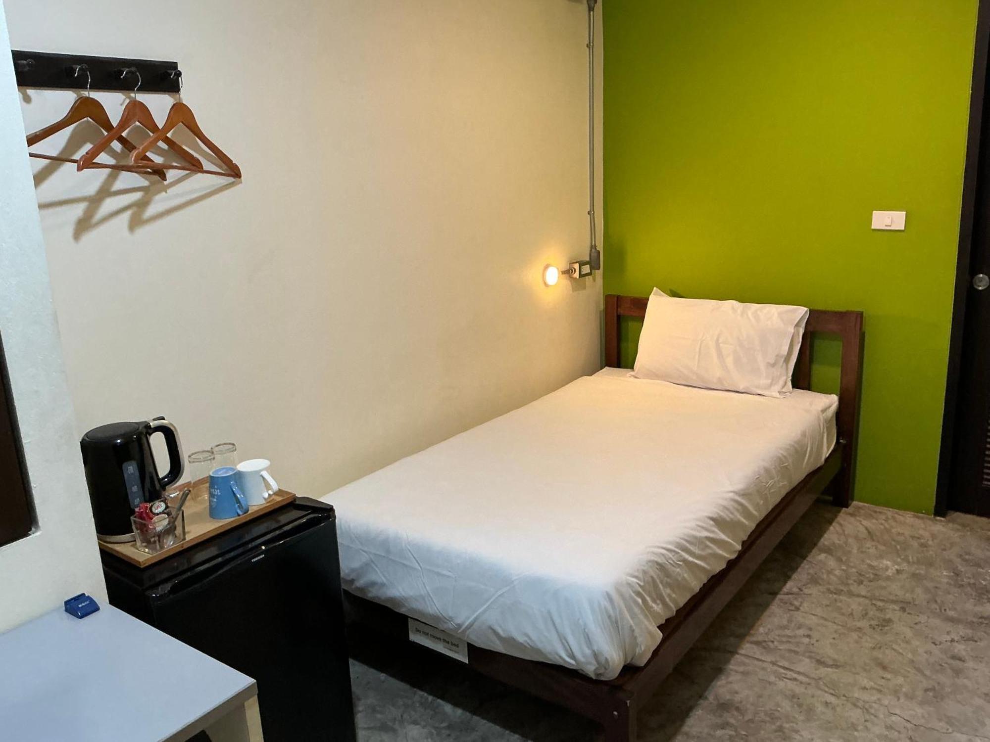Udee Bangkok Hostel Экстерьер фото